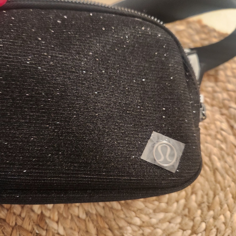 Lululemon Black Sparkle Belt Bag - Picture 5 of 5